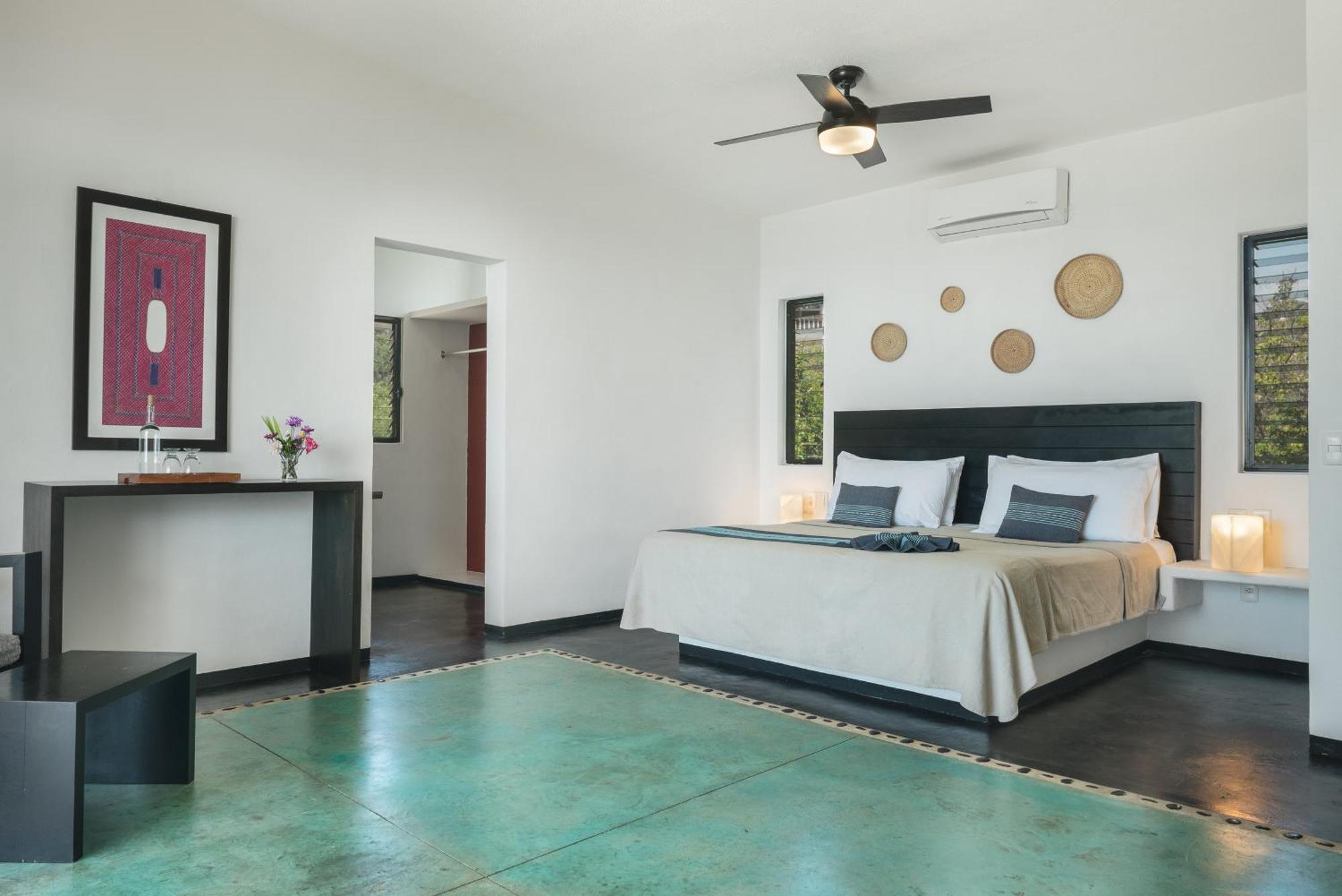 Manta Raya Hotel - Right On The Beach Cuatunalco Buitenkant foto